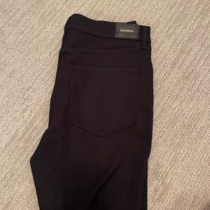 NWOT Express Frayed Skinny Jeans (never worn)